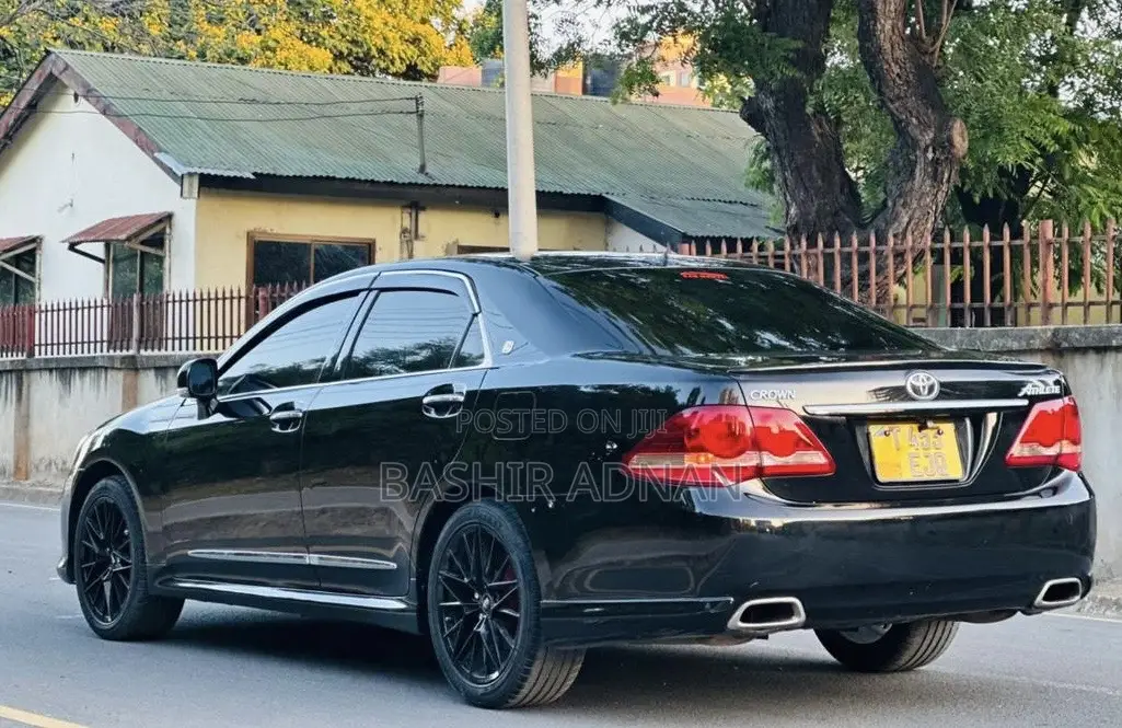 Toyota Crown 2009 Black