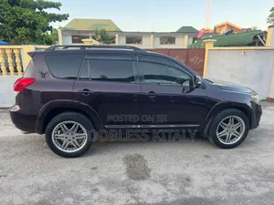 Toyota Vanguard 2010 Maroon