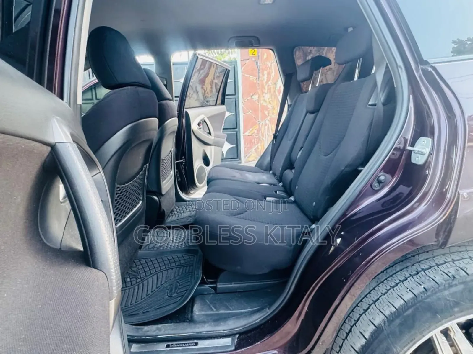 Toyota Vanguard 2010 Maroon