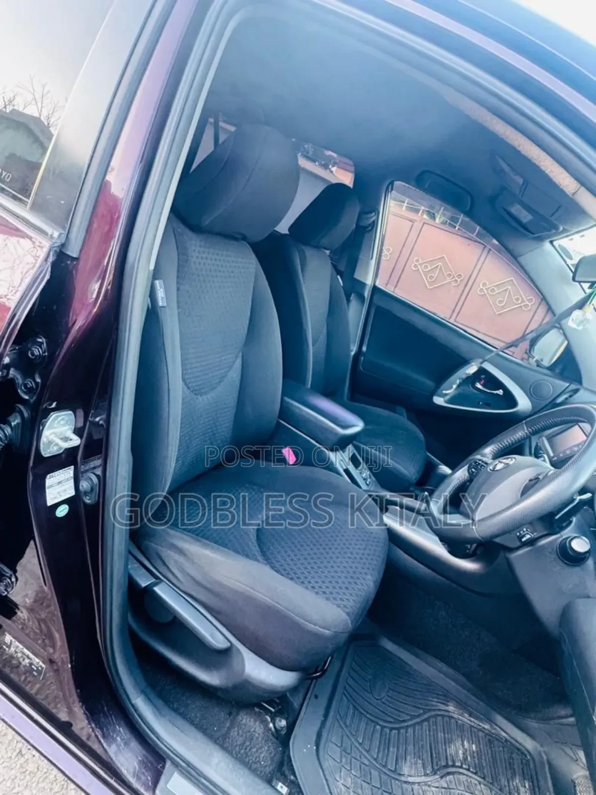 Toyota Vanguard 2010 Maroon