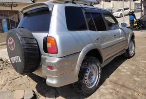 Toyota RAV4 1999 Silver