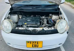 Toyota Sienta 2006 White