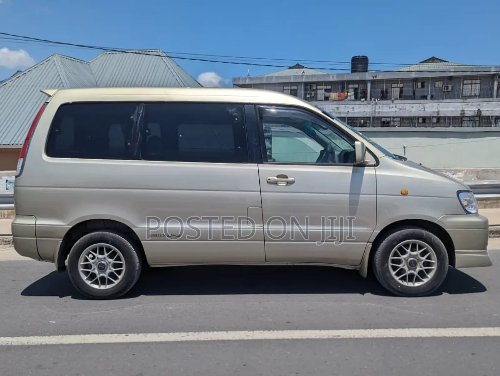 Toyota Noah 2004 Silver