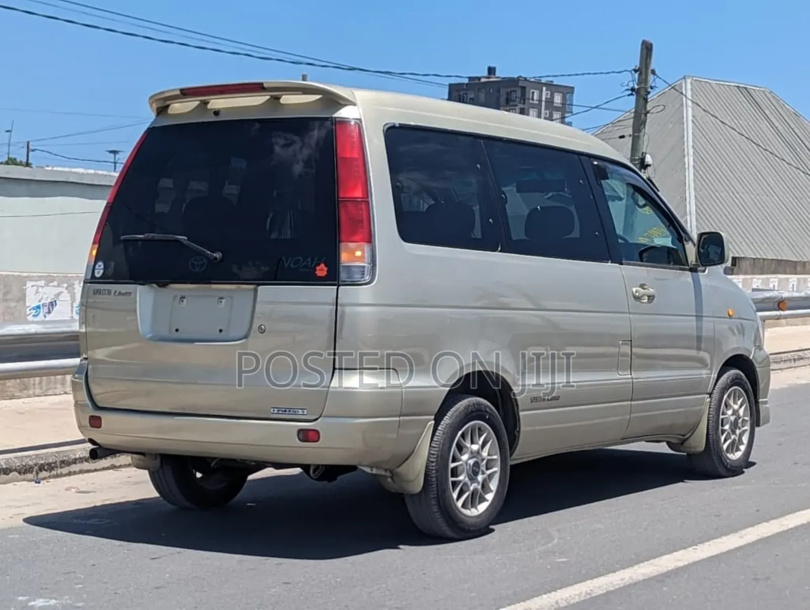 Toyota Noah 2004 Silver