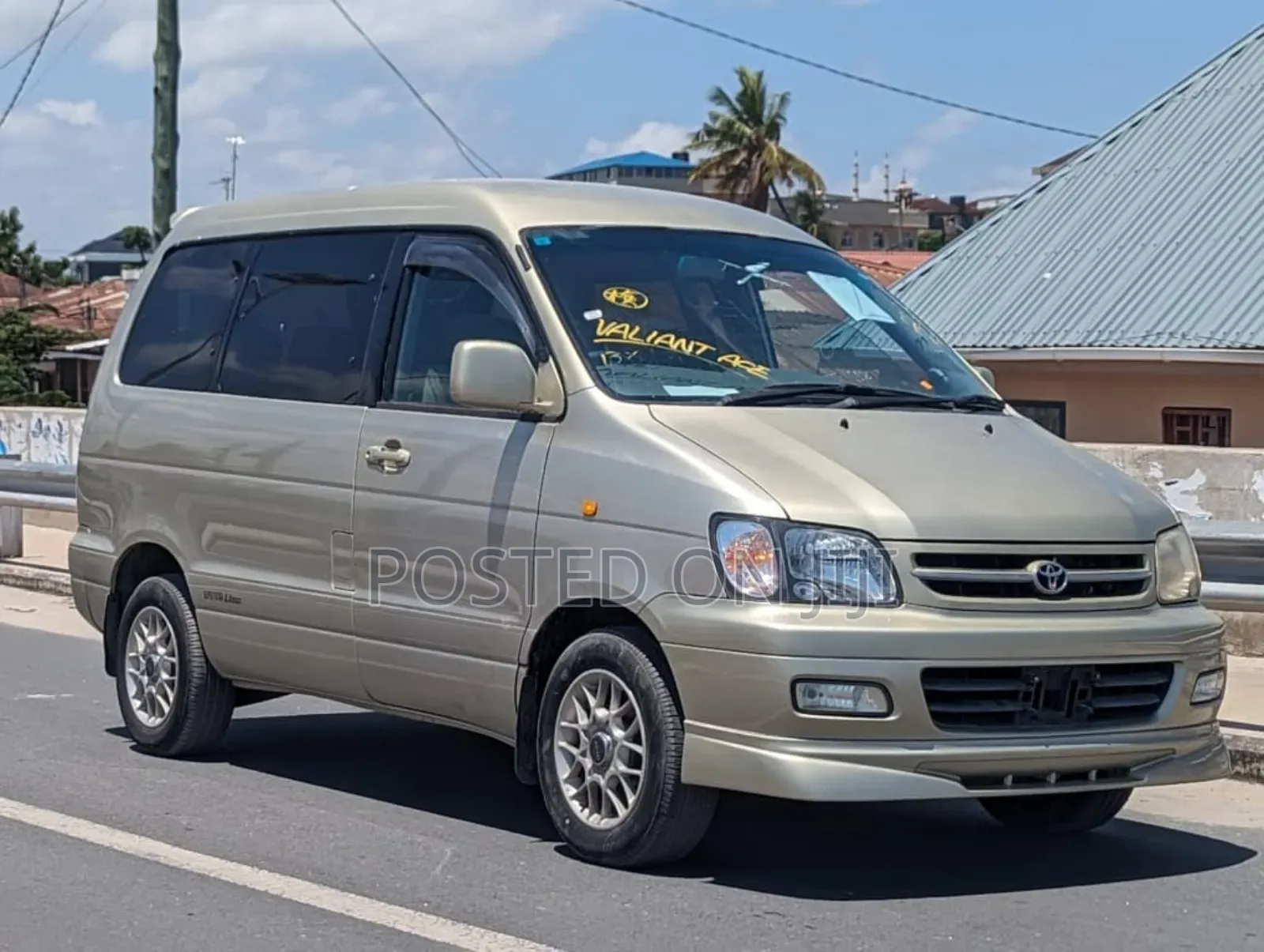 Toyota Noah 2004 Silver