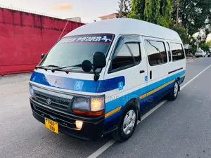 Toyota HiAce 2002