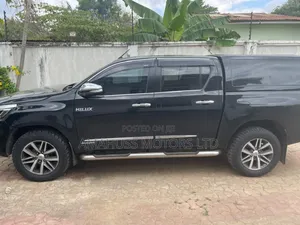Toyota Hilux 2019 Black