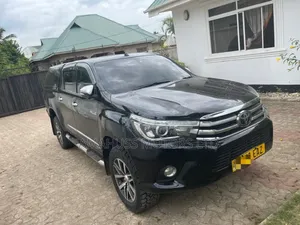 Toyota Hilux 2019 Black