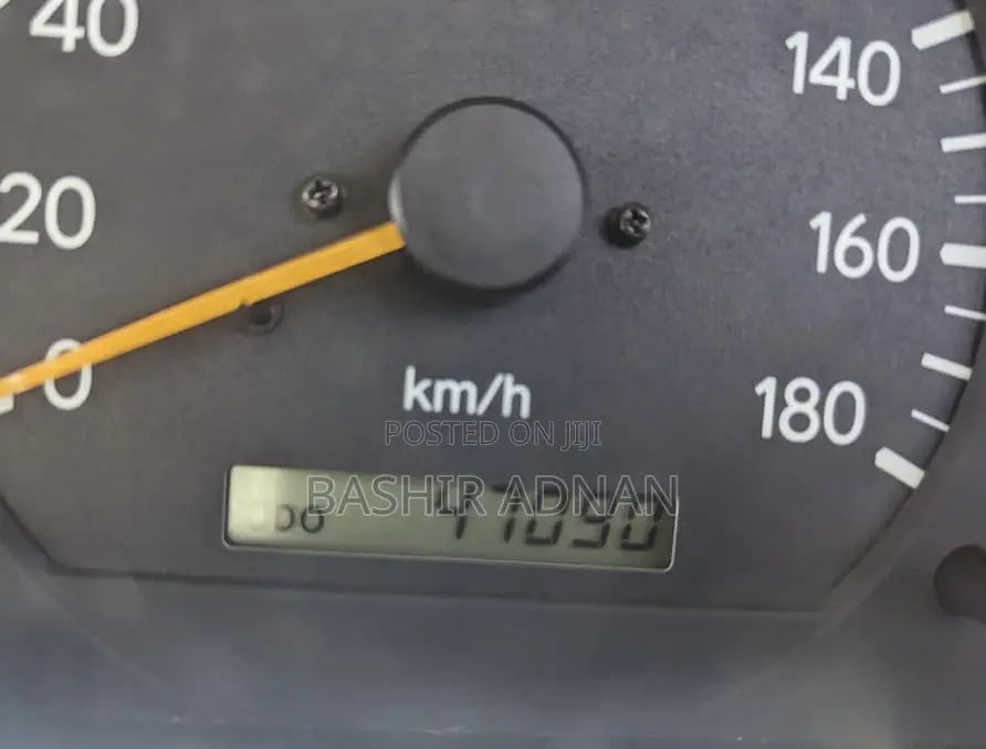 Toyota HiAce 2001 White