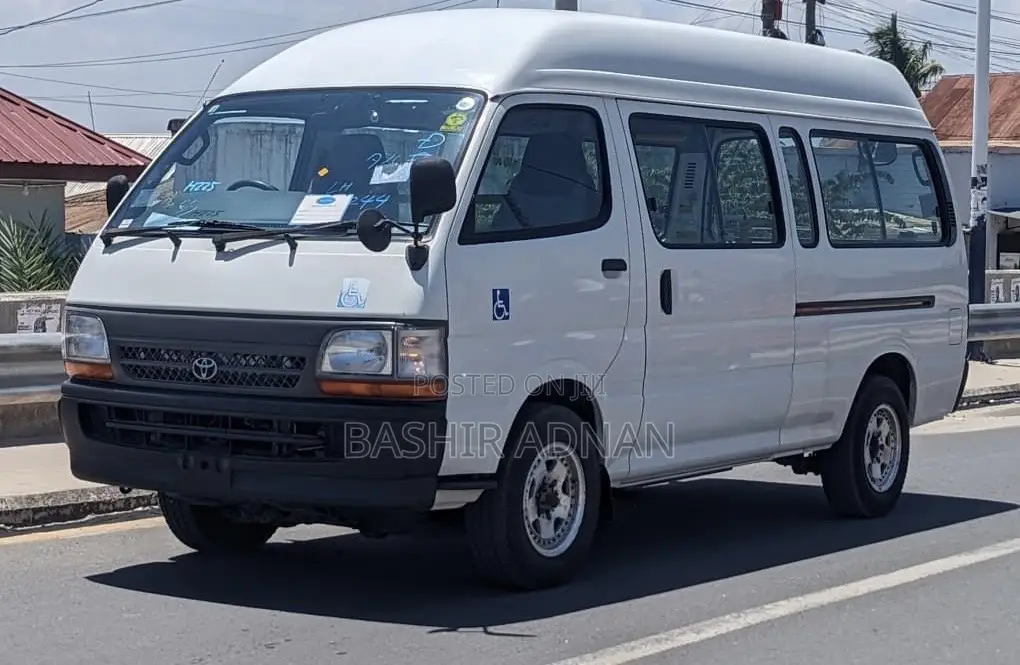 Toyota HiAce 2001 White