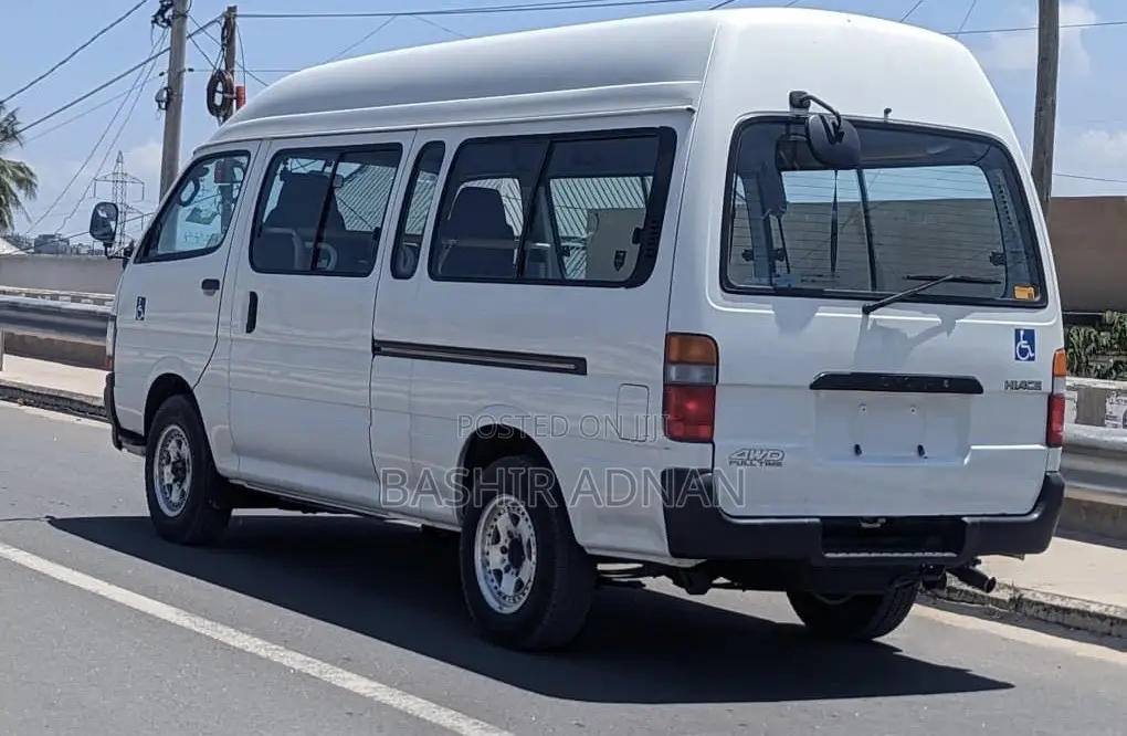 Toyota HiAce 2001 White