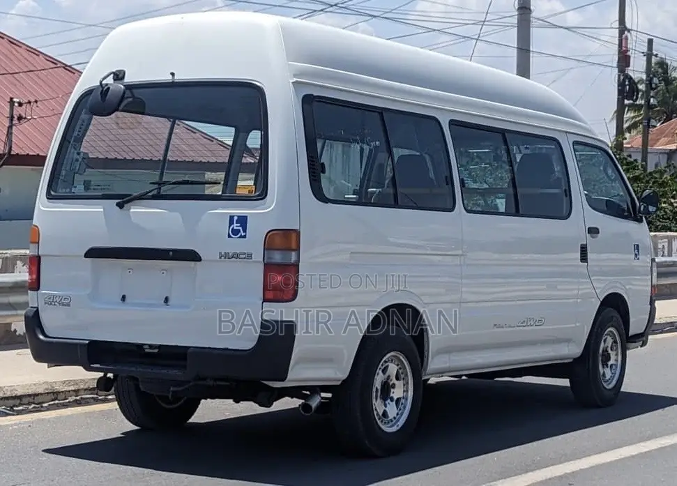 Toyota HiAce 2001 White