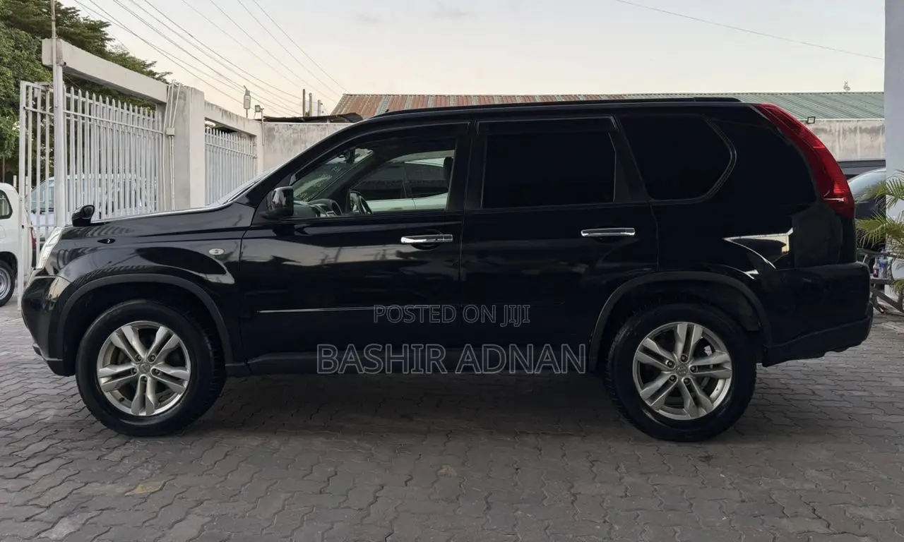Nissan X-Trail 2011 Black