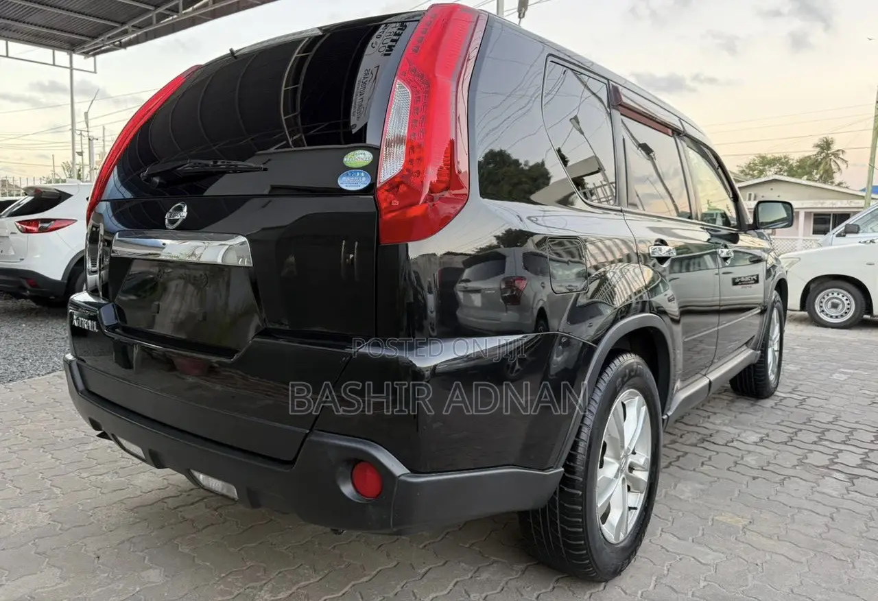 Nissan X-Trail 2011 Black