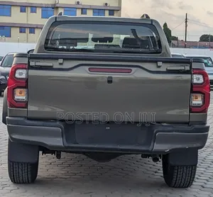 Toyota Hilux 2018 Gray