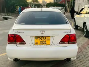 Toyota Crown Royale 2005 White