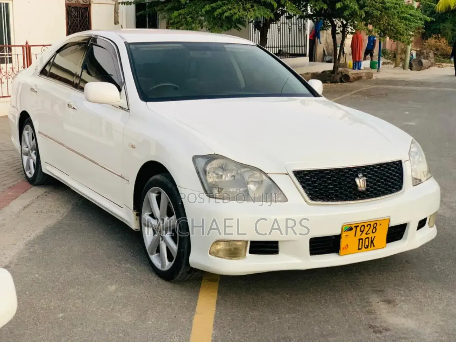 Toyota Crown Royale 2005 White