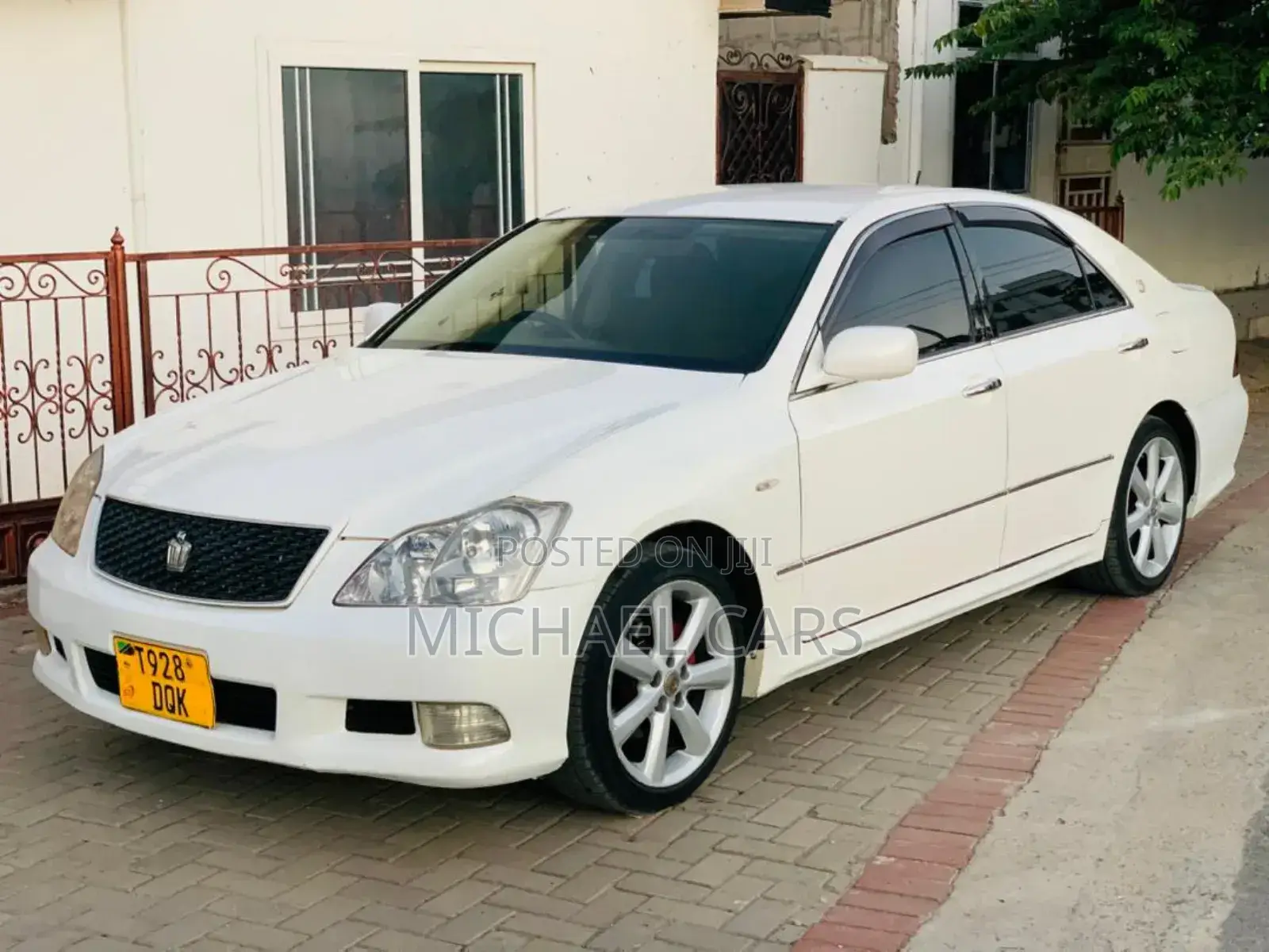 Toyota Crown Royale 2005 White