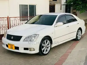 Toyota Crown Royale 2005 White
