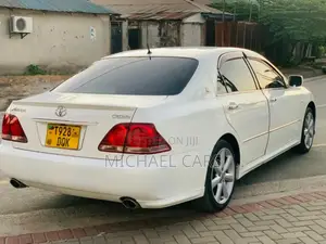 Toyota Crown Royale 2005 White