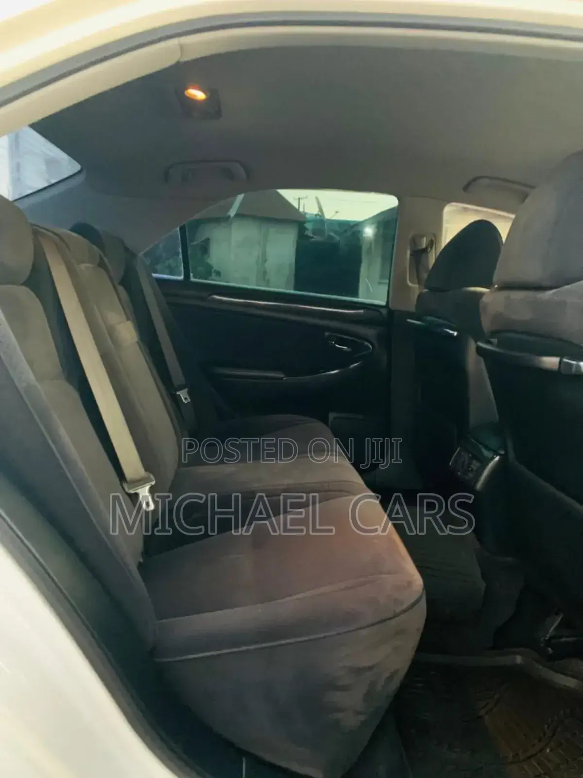 Toyota Crown Royale 2005 White