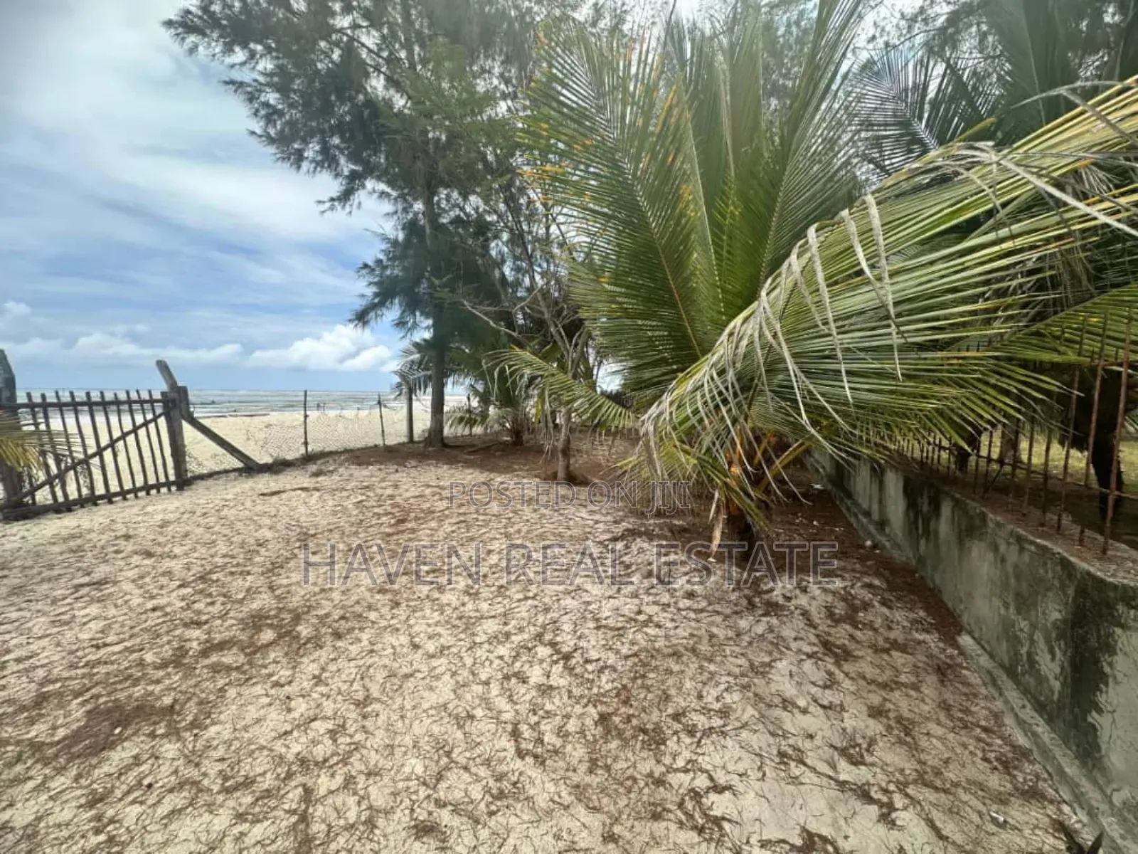 Beach Plot for Sale at Pwani McHangani Zanzibar
