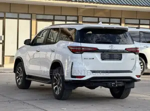 Toyota Fortuner 2023 White