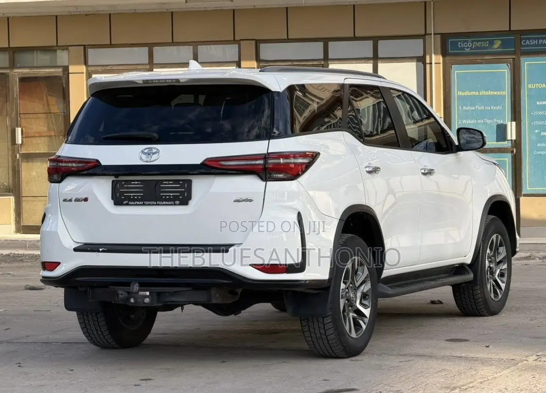 Toyota Fortuner 2023 White