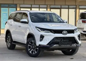 Toyota Fortuner 2023 White