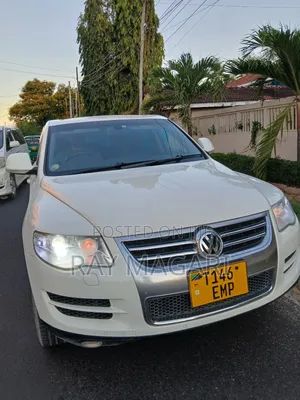 Volkswagen Touareg 2010 White