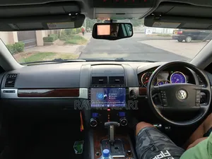 Volkswagen Touareg 2010 White