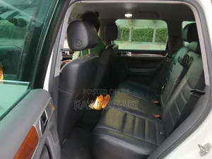 Volkswagen Touareg 2010 White
