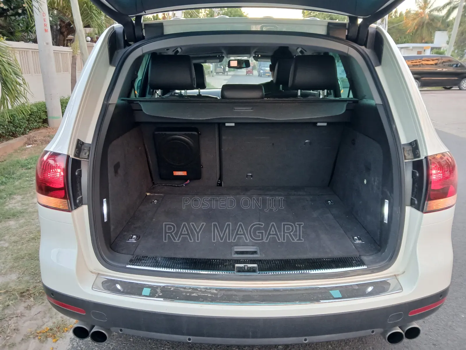 Volkswagen Touareg 2010 White