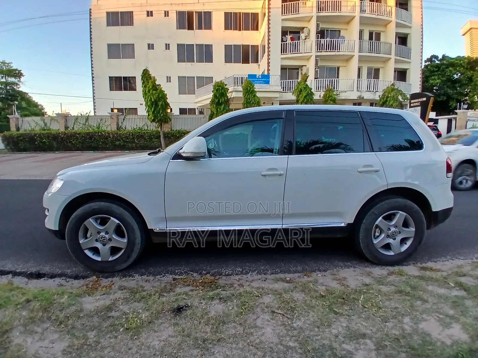 Volkswagen Touareg 2010 White