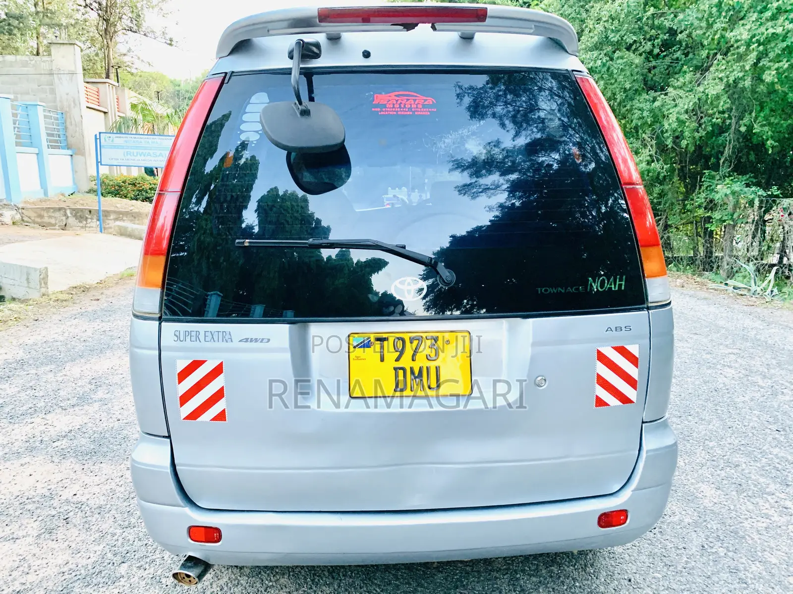 Toyota Noah 2003 Silver