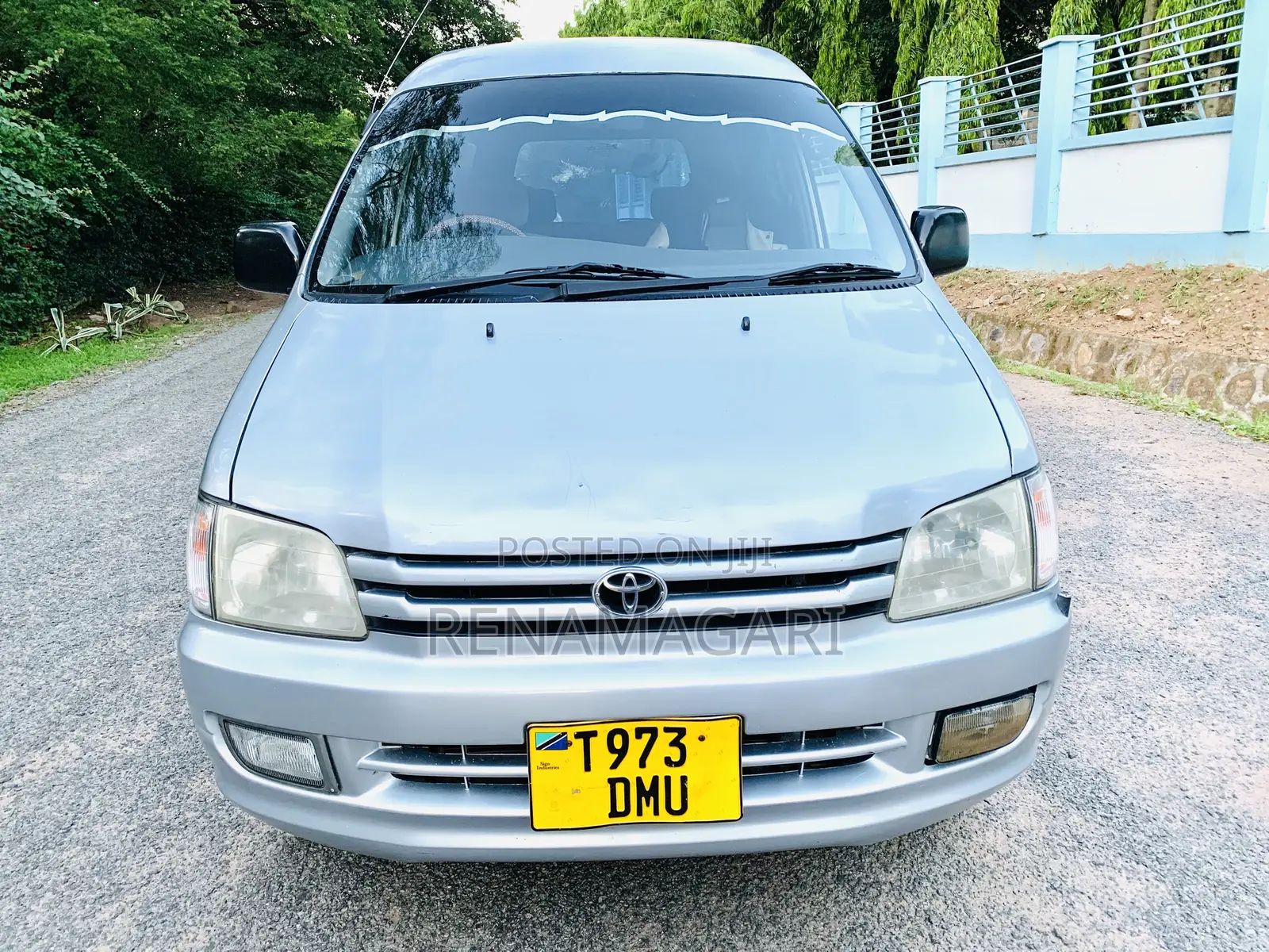 Toyota Noah 2003 Silver