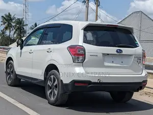 Subaru Forester 2.0XT Touring AWD 2016 White