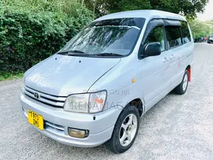 Toyota Noah 2003 Silver