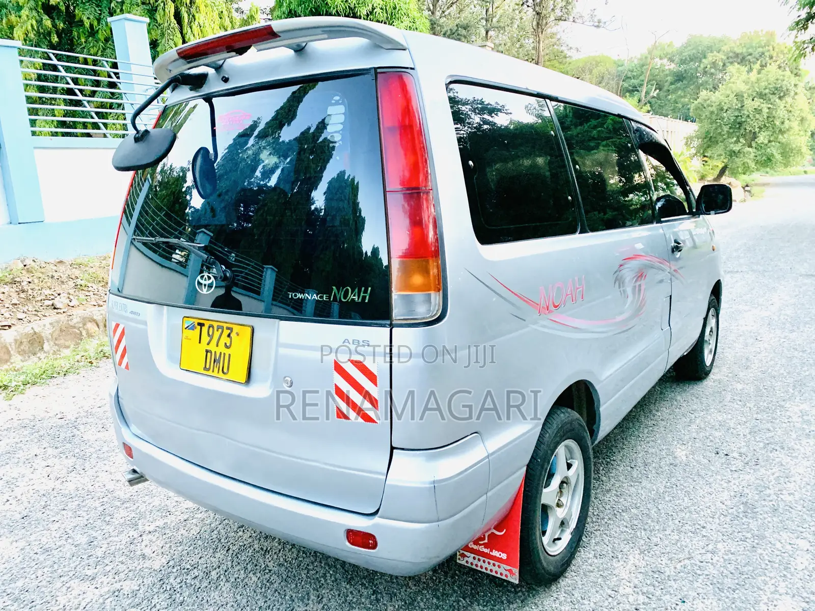 Toyota Noah 2003 Silver