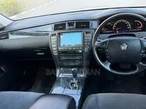 Toyota Crown 2006 White