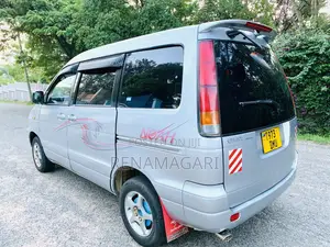 Toyota Noah 2003 Silver