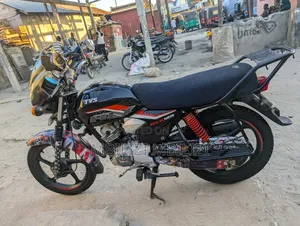 TVS HLX 125 2025 Black