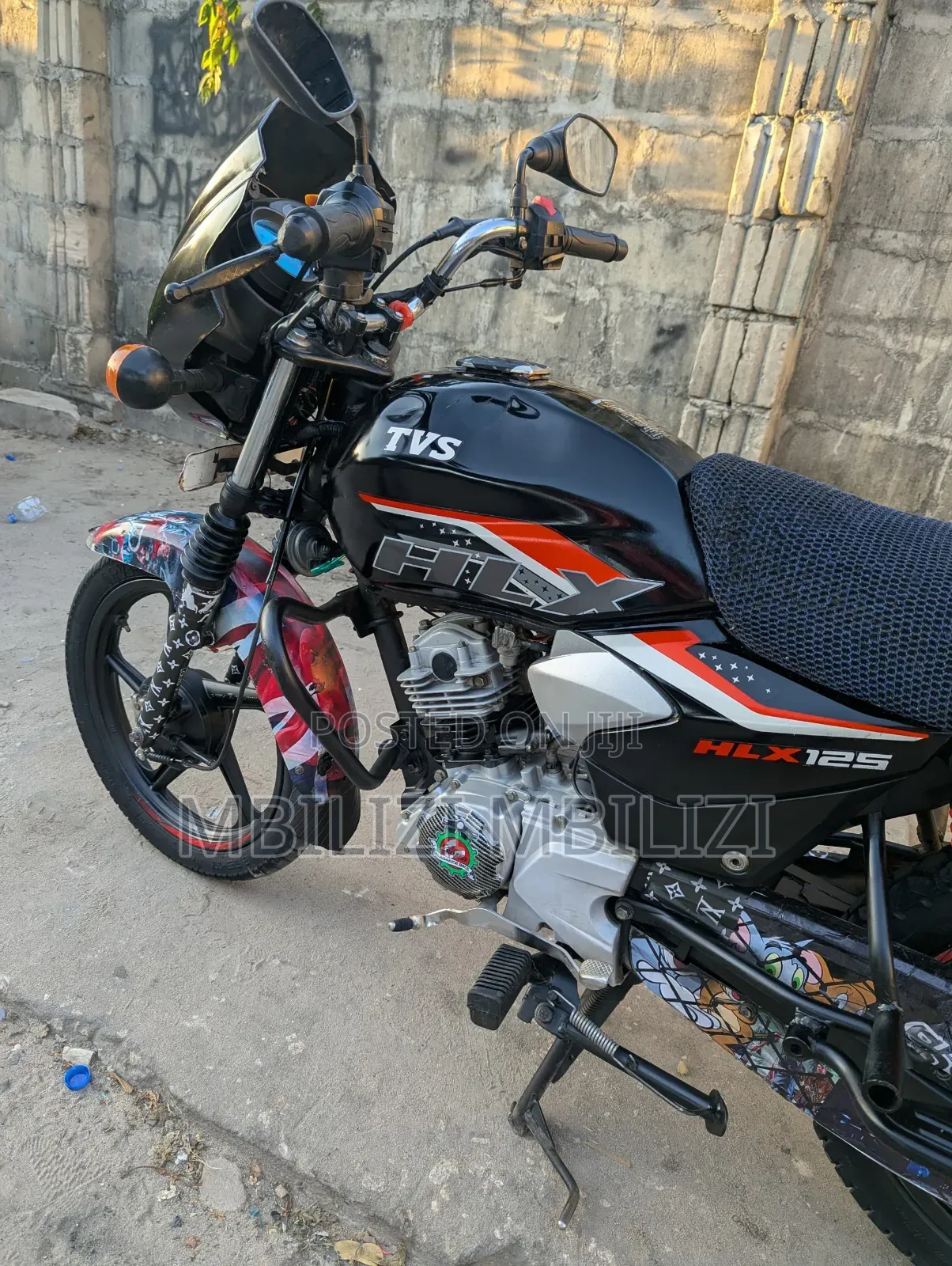 TVS HLX 125 2025 Black