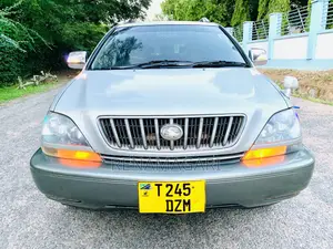 Toyota Harrier 2004 Silver