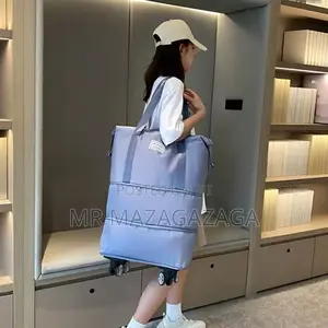 Traveling Duffel Bag With Wheels