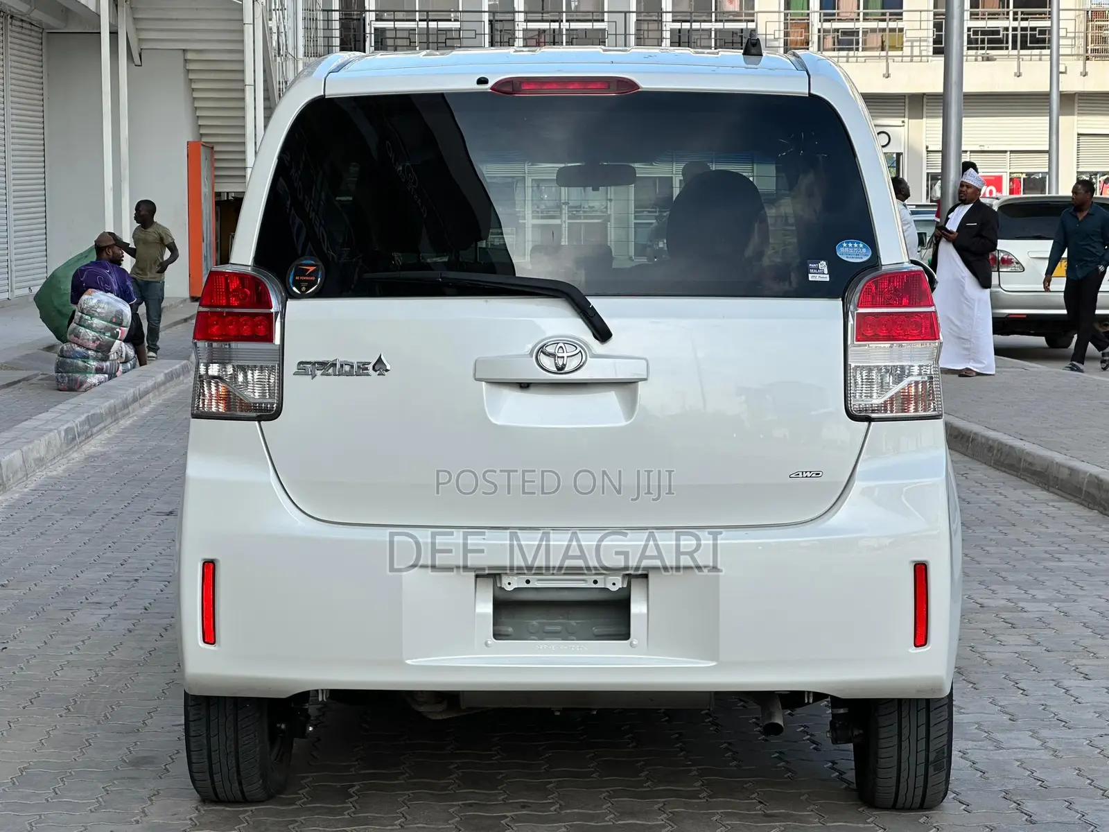 Toyota Spade 1.5 2016 White