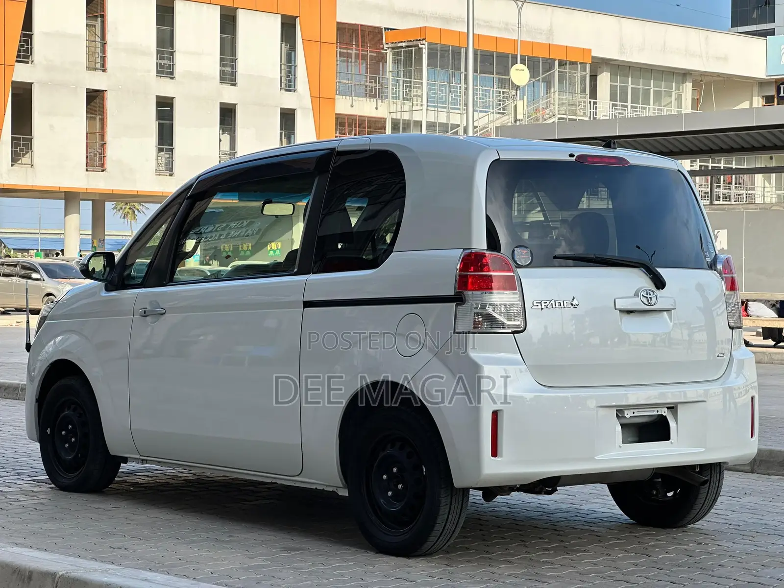 Toyota Spade 1.5 2016 White