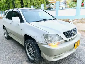 Toyota Harrier 2005 White