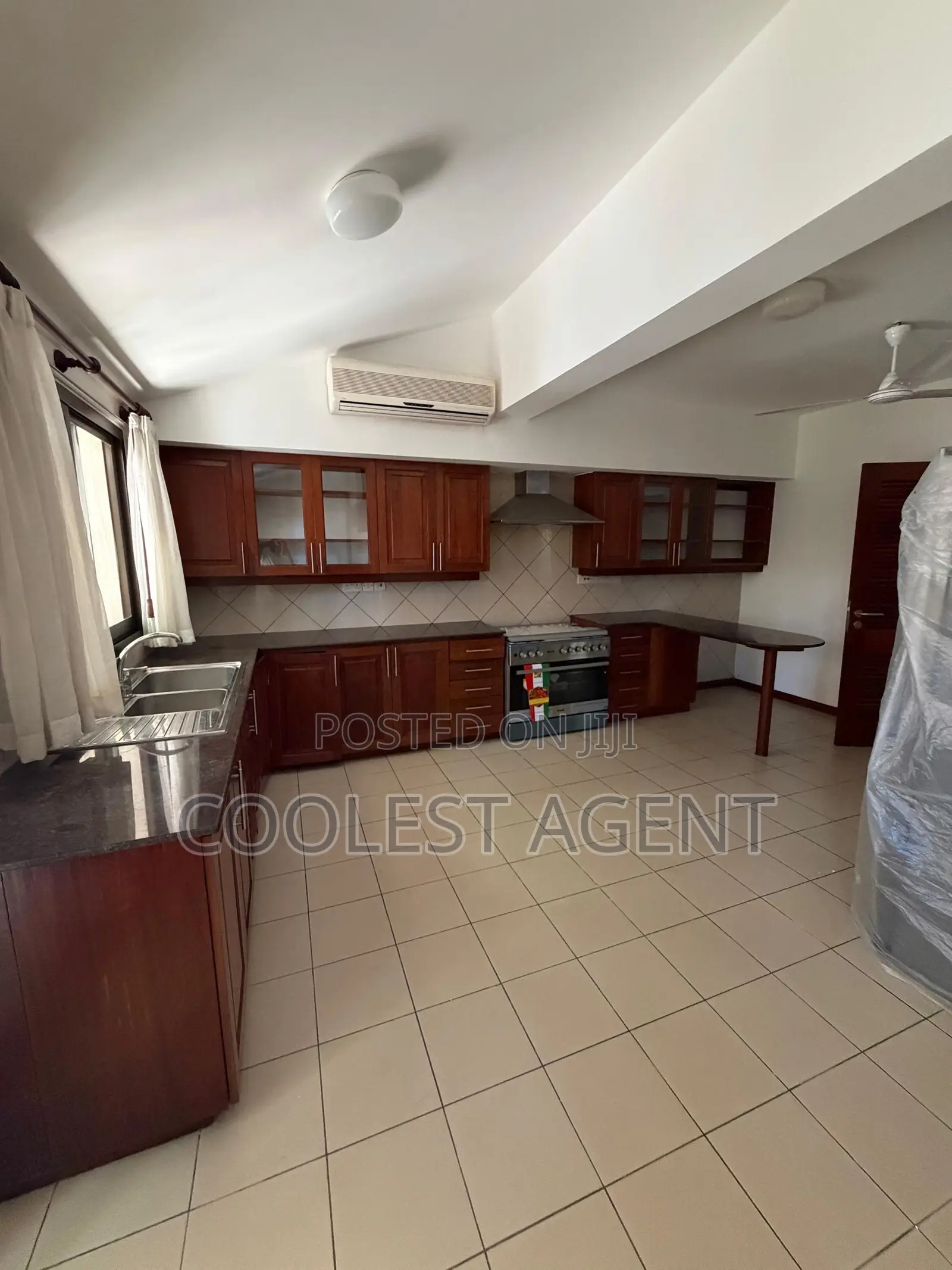 3bdrm Duplex in Coolest Estate, Masaki for rent