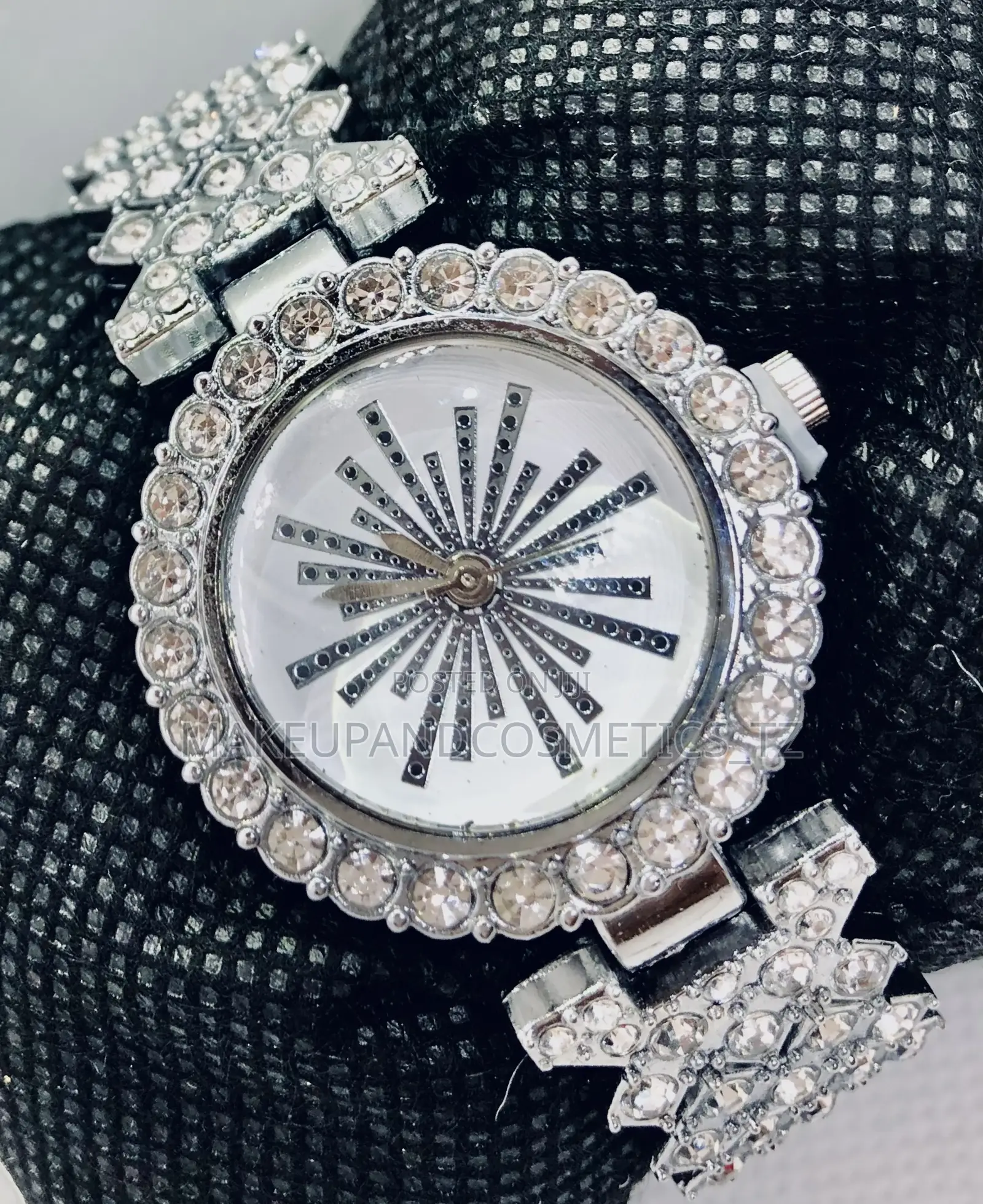 P9 - 55 Silver-Tone Women’S Watch *1 in Stock* Price 55,000